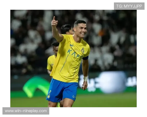 抖音足球明星热度排行榜分析，谁是最受欢迎的球员？