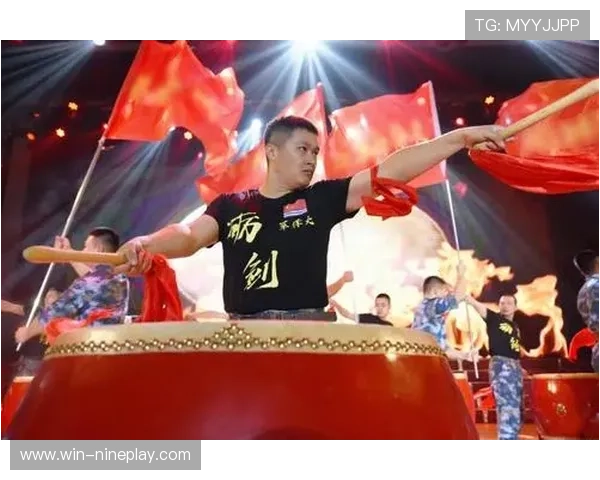 玉足传奇之星光璀璨：球场上的巨星与荣耀时刻解析