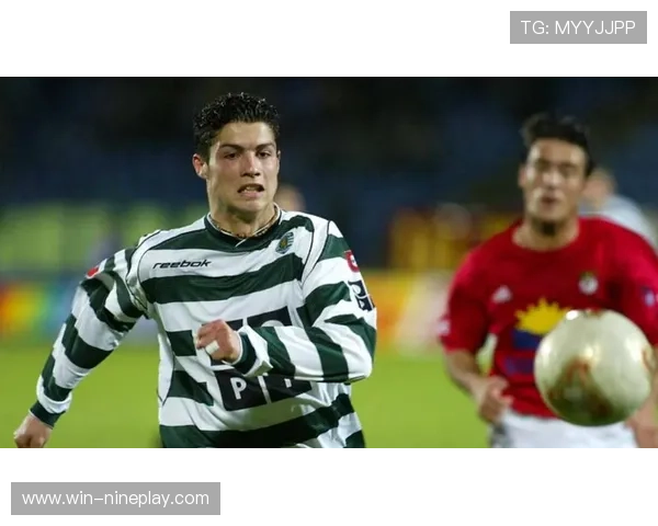 足球星机器：科技与竞技的完美融合推动足球运动的未来发展