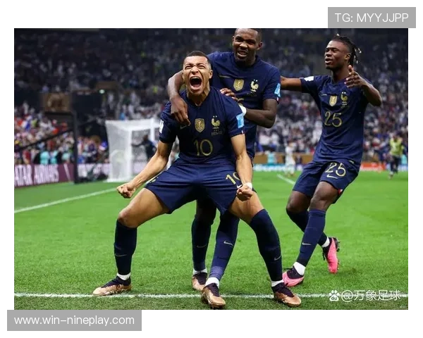 足球界暴力之王:那些常年与对手上演拳脚大战的球星们 足球界暴力之王:那些常年与对手上演拳脚大战的球星们