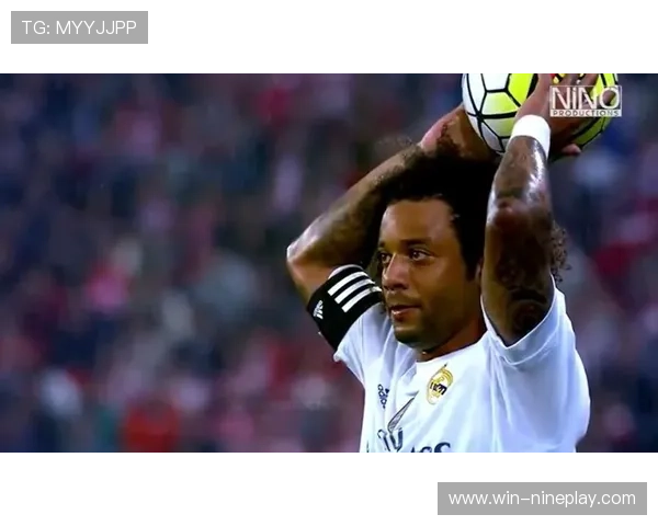 马塞洛足球摆件完美再现球场英姿 引领足球收藏潮流 马塞洛足球摆件完美再现球场英姿 引领足球收藏潮流